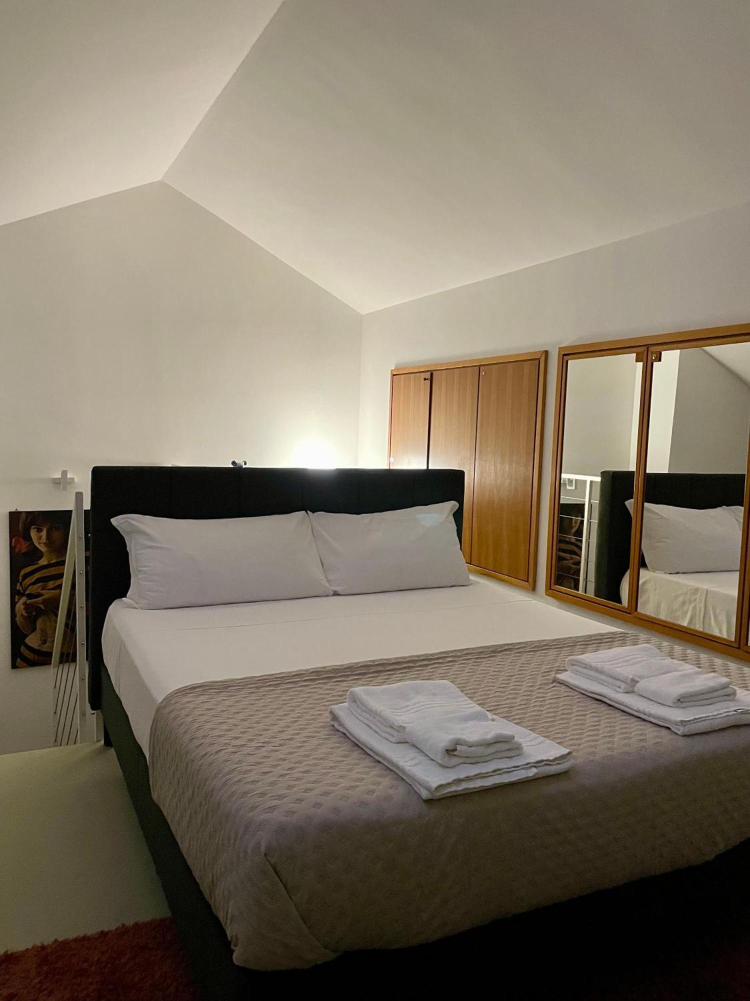 149 Borgo Ticino Suite Attico Di Lusso Con Terrazzo E Parking Privato Pavia Ngoại thất bức ảnh